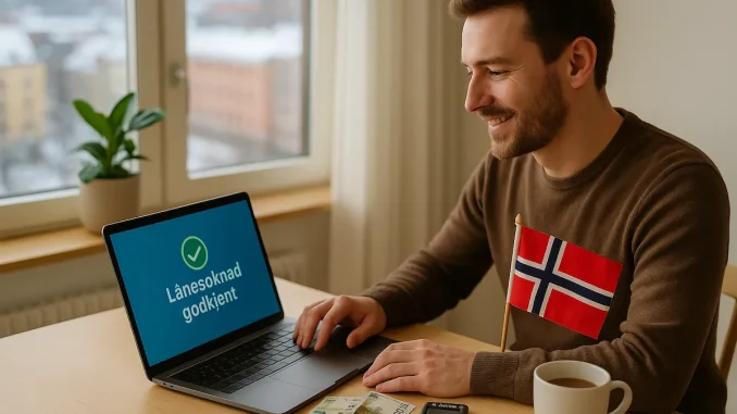 En person søker smålån uten kredittsjekk på en laptop i et norsk hjem. På skjermen står “Lånesøknad godkjent”, med norske kroner og BankID-brikke på bordet.
